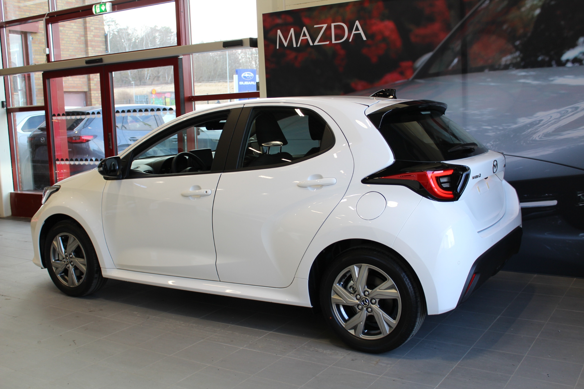 Mazda 2 Hybrid 116 hk, Exclusive-line 2026, bild 2/26