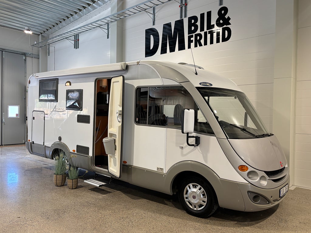 Bürstner Aviano I 640 Långbädd / Taksäng / 3.500 / Solcell / Garage