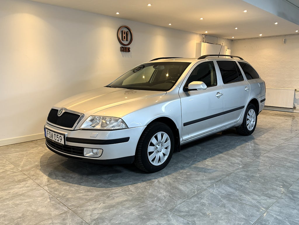 Skoda Octavia Kombi 2.0 FSI 150HK AUTOMAT DRAGKROK NYSERVAD NYBES