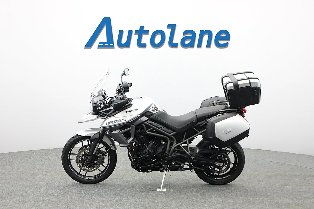 Triumph Tiger XRX *Nyservad Värmehandtag Väskor Farthållare