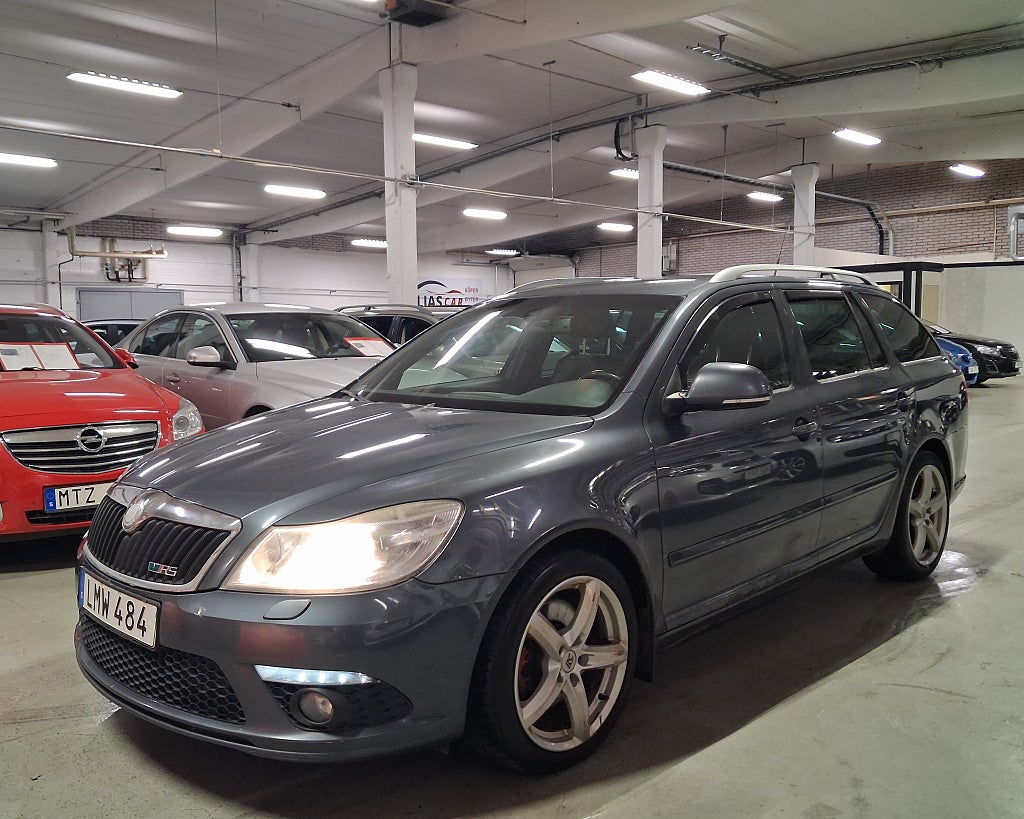 Skoda Octavia Combi RS 2.0 TDI DPF RS Euro 5&Nybesiktad& dragkrok 