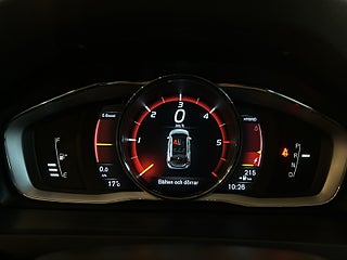Volvo V60 D5 Twin Engine AWD Momentum Drag/MoK/S&V/Psens/Rattvärm – bild 17