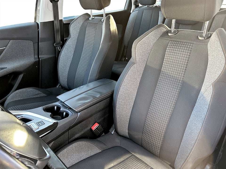 Bild på Peugeot 5008 Active 1.2 PT 130hk Aut - VÄRMARE, DRAG