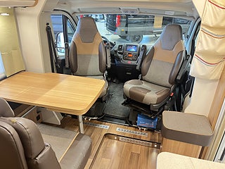 Husbil-halvintegrerad Dethleffs T 6611 13 av 23