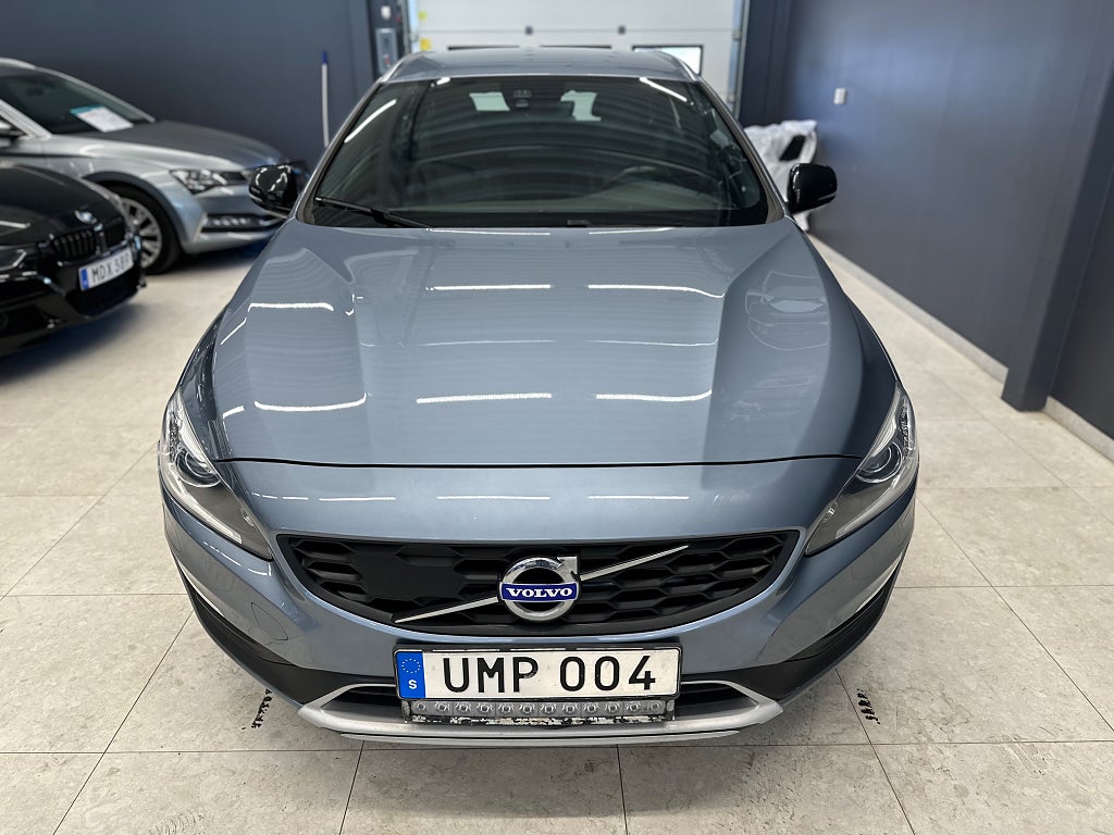 Volvo V60 Cross Country D4 AWD Geartronic Summum/P-Sensorer/