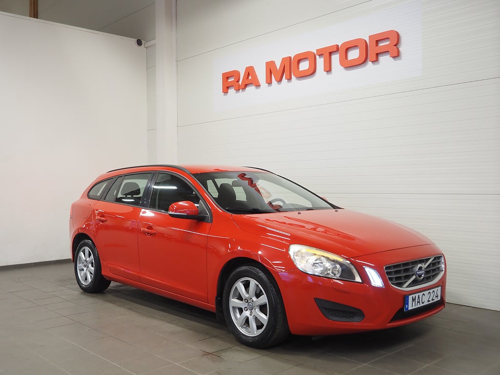 Volvo V60 T4F 180hk Aut Kinetic |Drag|Värmare|Keyless| 2012