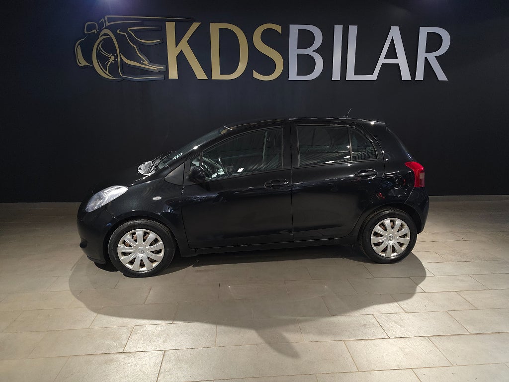 Toyota Yaris 1.3 VVT-i Comfort 87hk 5dr | Värmare | Nybes