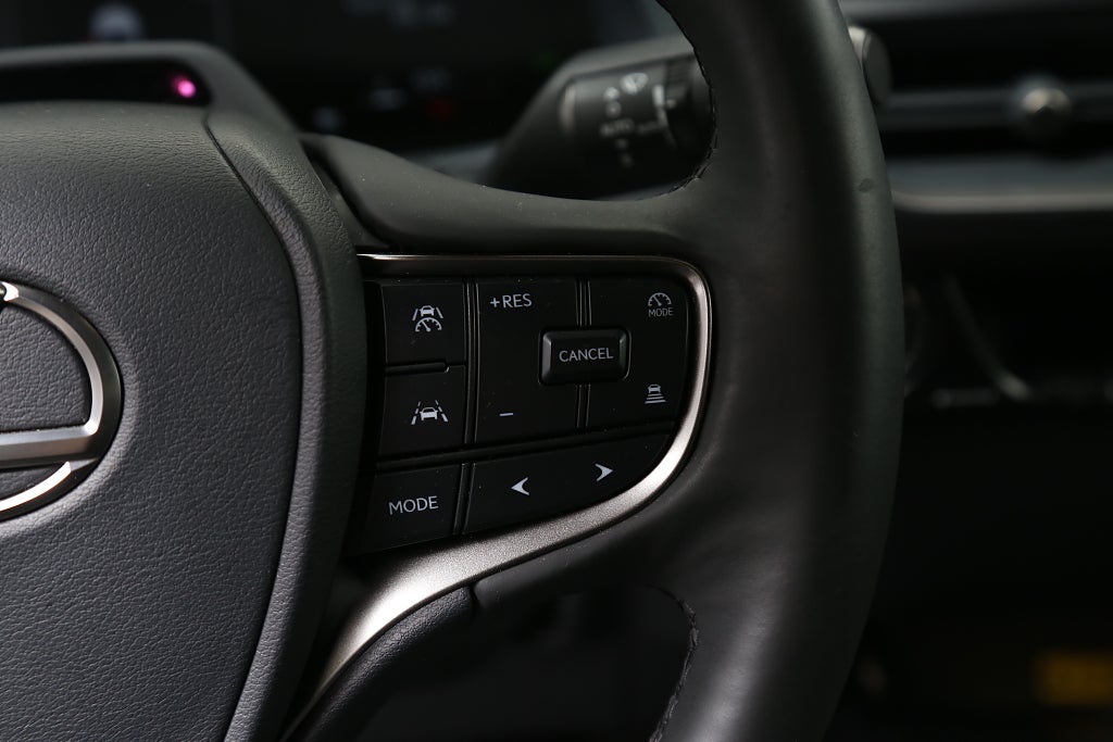 Lexus UX 300h CVT F Sport Design Dragkrok 2024
