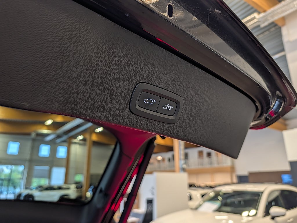 Volvo C40 Recharge 231hk / Plus Edition / Drag / Panorama