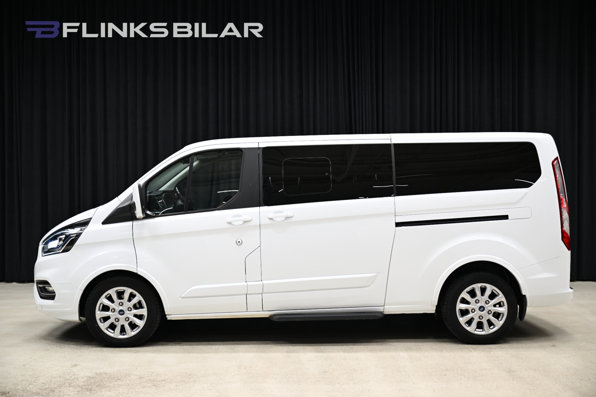 Ford Tourneo Custom 2021, bild 2/10