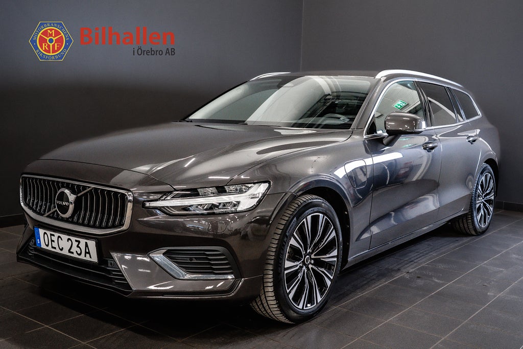Volvo V60 Recharge T6 AWD Core Bright Kamera Navi Google Värmare MOMS