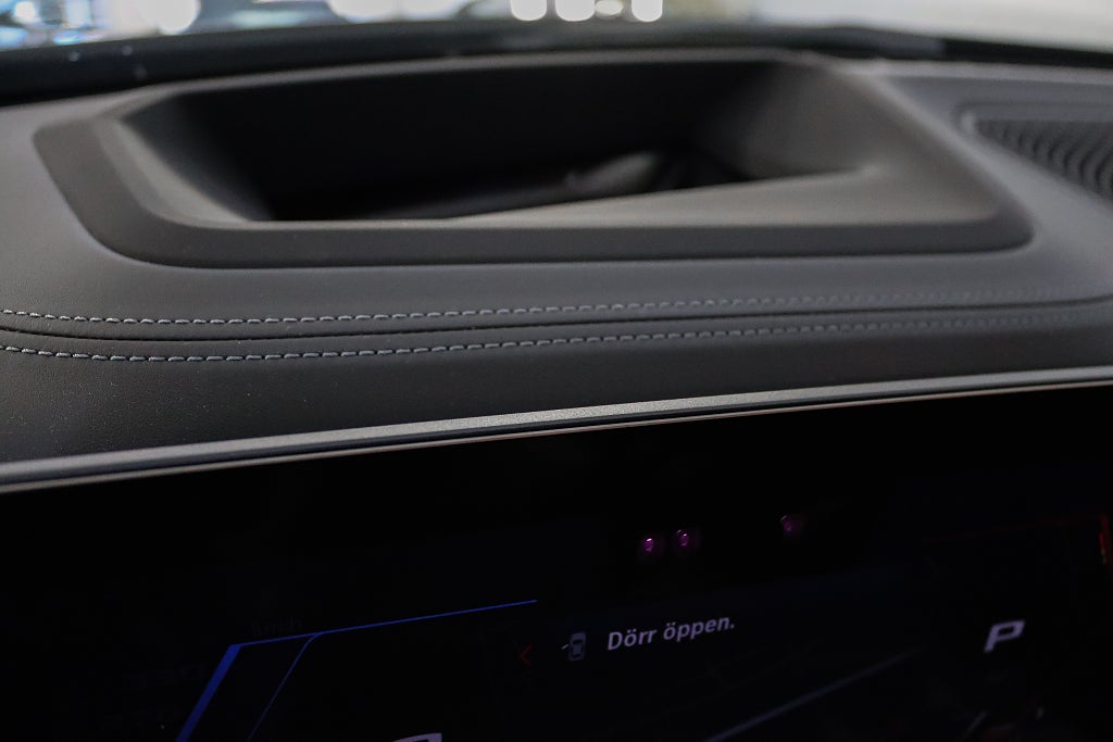 BMW M4 Competition xDrive Coupé Pano Kolfiber H/K ( SE SPEC )