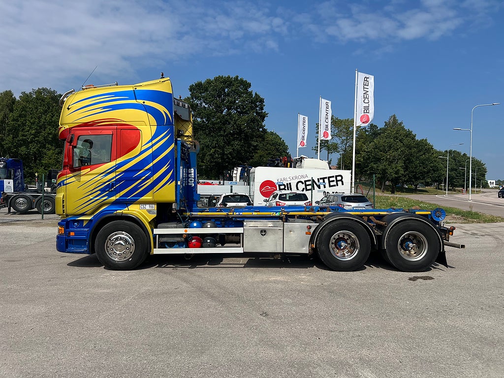Scania R560 V8 6x4 Tandem, Lastväxlare