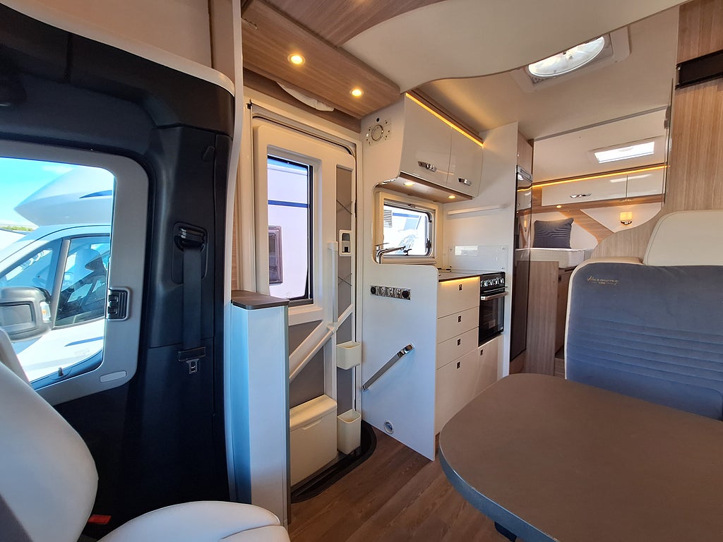 Bürstner Lyseo M Harmony Line T 690 G Långbädd, Automat, Solcell