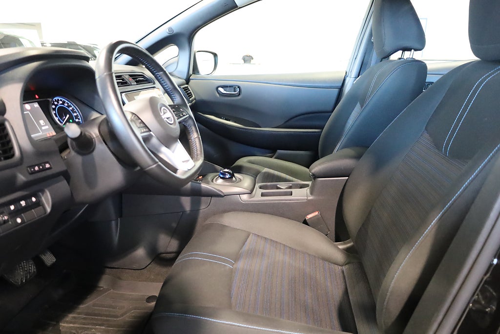 Nissan Leaf 40 kWh 150hk Acenta | Backkamera | Rattvärme | Moms 2023