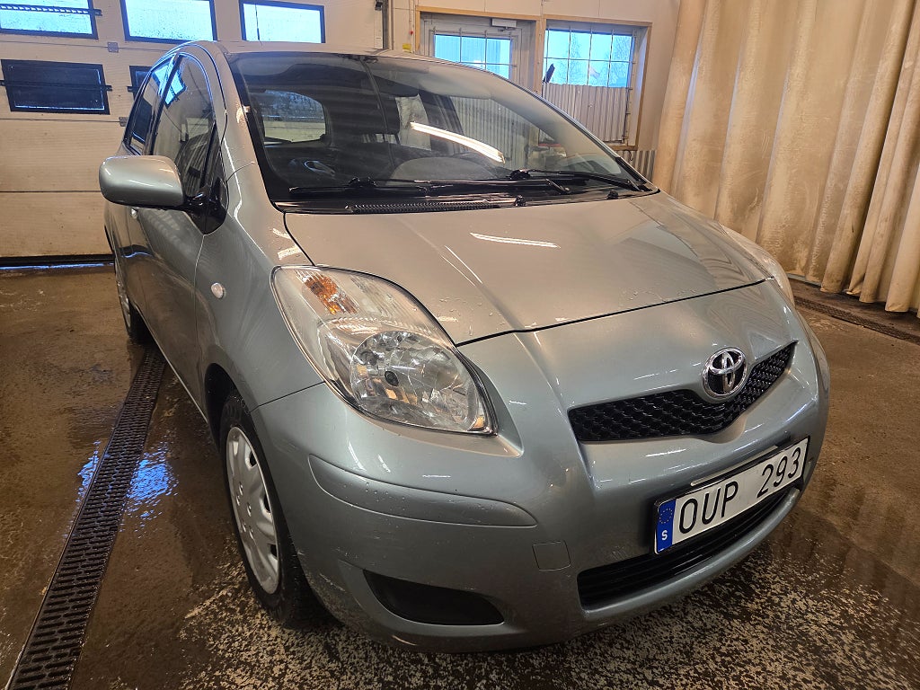Toyota Yaris 5-dörrar 1.0 VVT-i 16000 Mil Euro 4