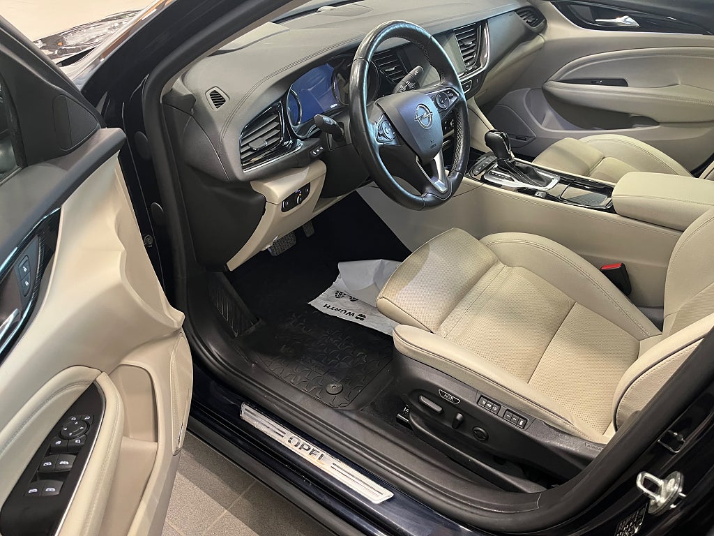 Opel Insignia Grand Sport 2.0 Turbo 4x4 Business 260hk thumbnail