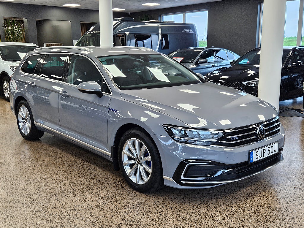 Volkswagen Passat Sportscombi GTE 1.4 TSI / Kamera CarPlay Värmare