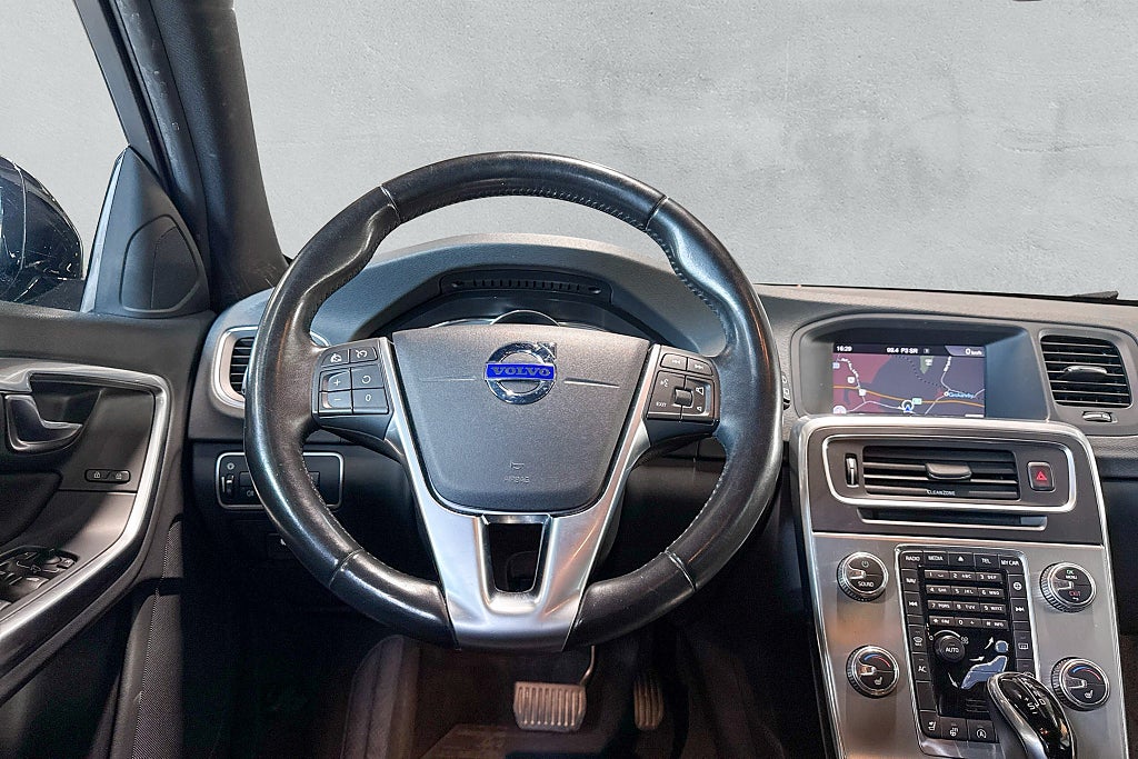 Volvo V60 Cross Country D4 Classic Momentum Kamrem bytt 2-Ägare NYBESIKTIGAD