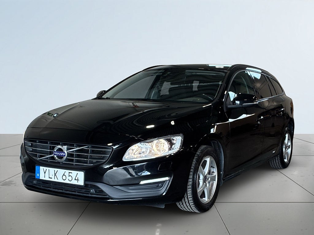 Volvo V60 D4 AWD Aut Värmare Ccokpit Farthållare Nyserv Psens S&V