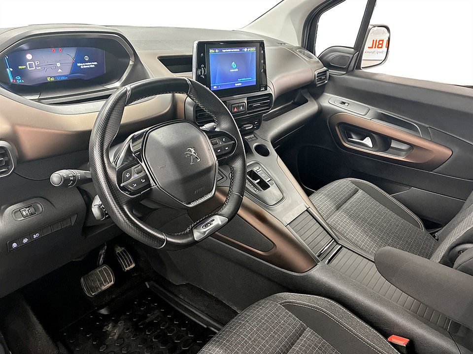Bild på Peugeot e-Rifter GT 136hk Aut L2 7-SITS CARPLAY NAVI