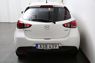 Halvkombi Mazda 2 7 av 23