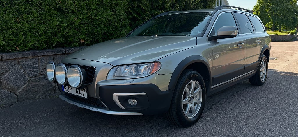 Volvo XC70 D4 AWD Geartronic Momentum. Värmare. VOC. P-sensorer