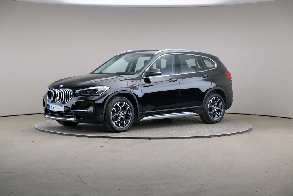 BMW X1 BMW X1 Xdrive 25e 220hk X Line Connected Edition Navi Bely