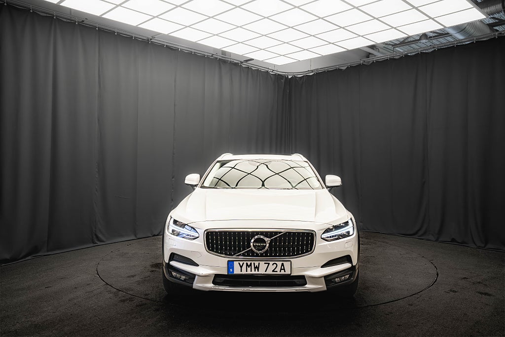 Volvo V90 Cross Country D4 AWD PRO PANO LÄDER DRAG 360° H/K HUD PÄRLEM