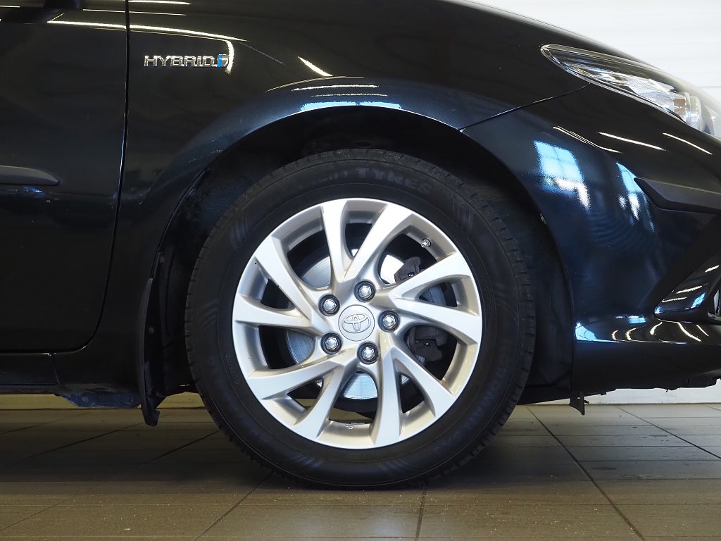 Toyota Auris Touring Sports Hybrid e-CVT Active 136hk | Bluetooth |