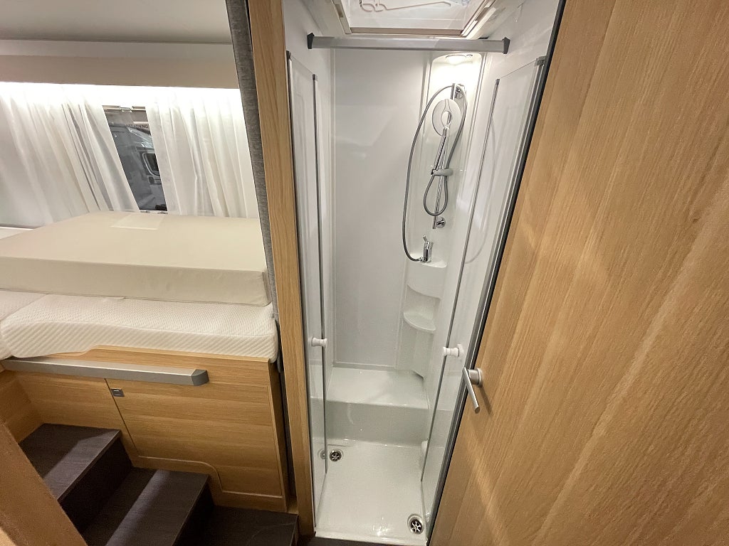 Adria Coral Axess 670 SL /Automat140hk/Elpatron/B-körkort - Adria