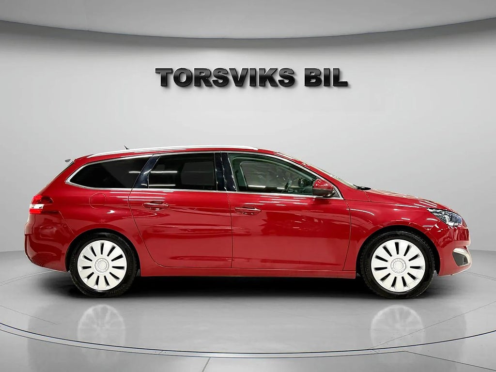 Peugeot 308 SW 1.2 Allure  Automat Panorama Navi S&V-hjul HELGKAMPANJ! - miniatyr 6