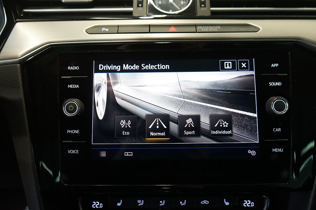 Volkswagen Passat 2.0 TDI GT R-line Dragkrok Carplay Cockpit 190hk