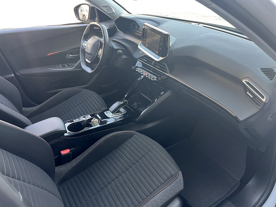 Bild på Peugeot E-2008 Active 50 kWh 136hk Aut CARPLAY BACKSENSORER