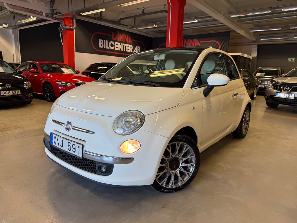 Fiat 500 1.2 8V Automat Lounge Kamrembytt Panorama Låg årsskatt