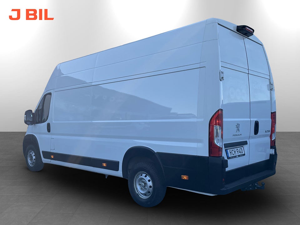Bild på Peugeot Boxer PRO+ 335 2.2 BHDi 165hk L4H3 435 B-KAMERA DRAG