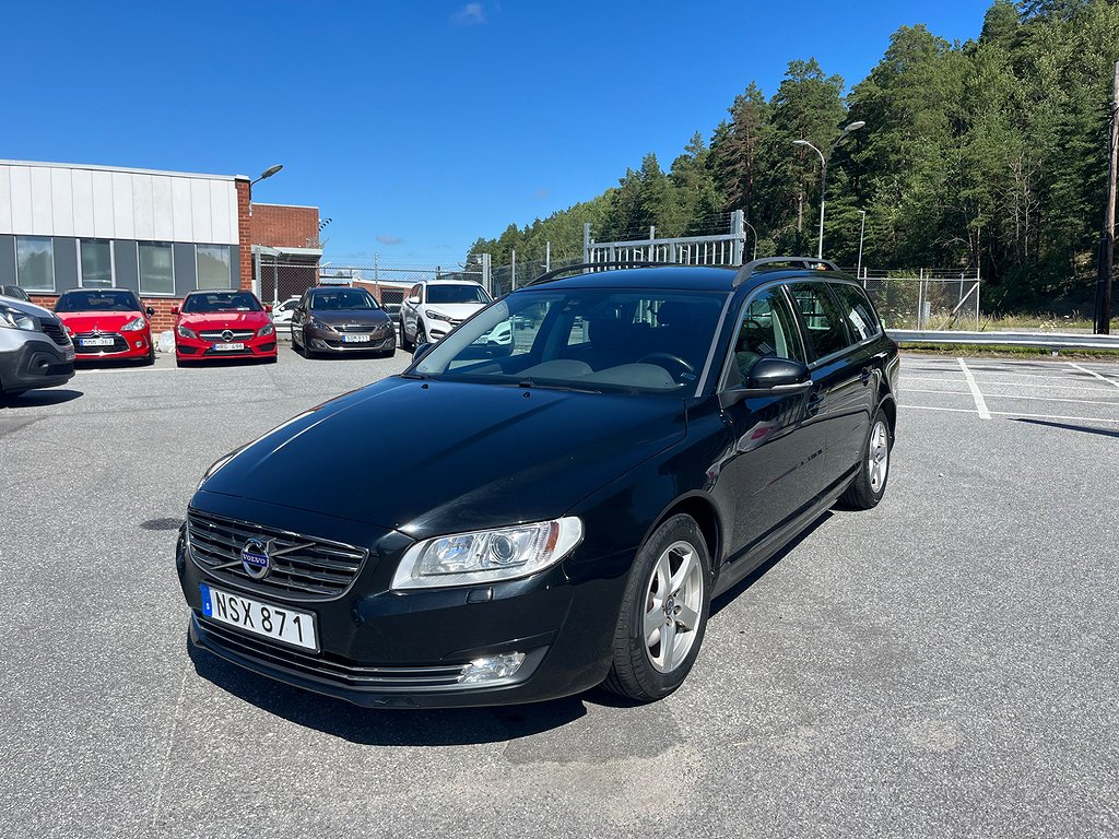 Volvo V70 D2 115hk Momentum 13000 mil Dragkrok Välservad