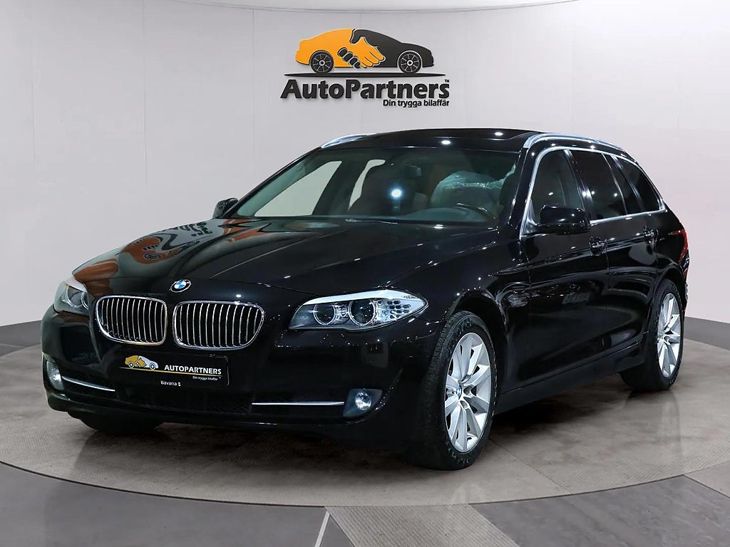 BMW 535 d xDrive 313hk Touring PANO WEBASTO DRAG LÄDER MAXUTRUSTAD 1,95%