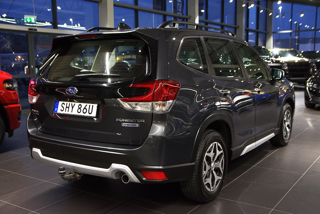 Subaru Forester e-Boxer Base Drag B-kamera Carplay