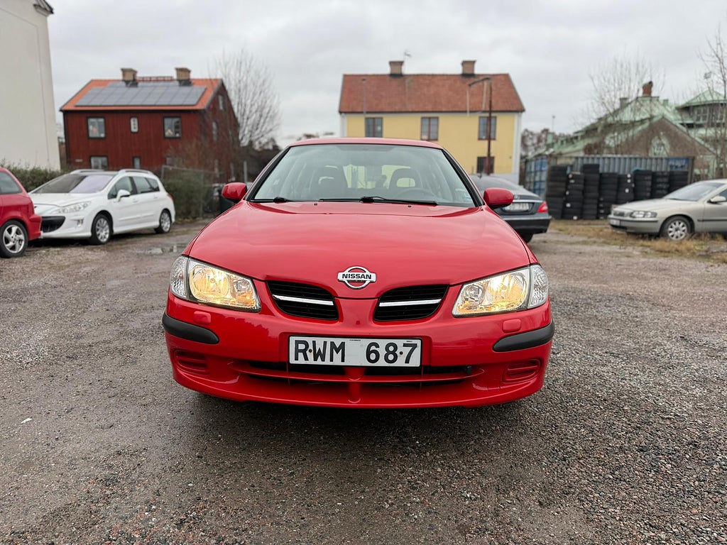 Nissan Almera 5-dörrar 1.8