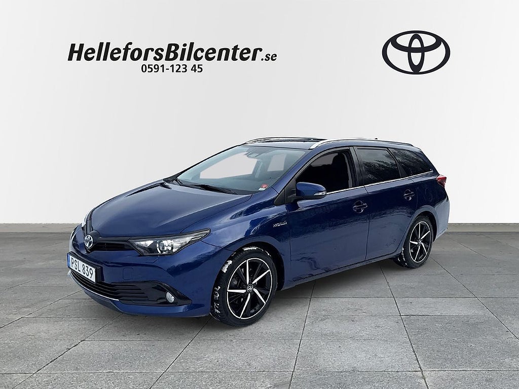Toyota Auris Touring Sports Hybrid TS 136hk Touch o Go Vinterhjul Nav