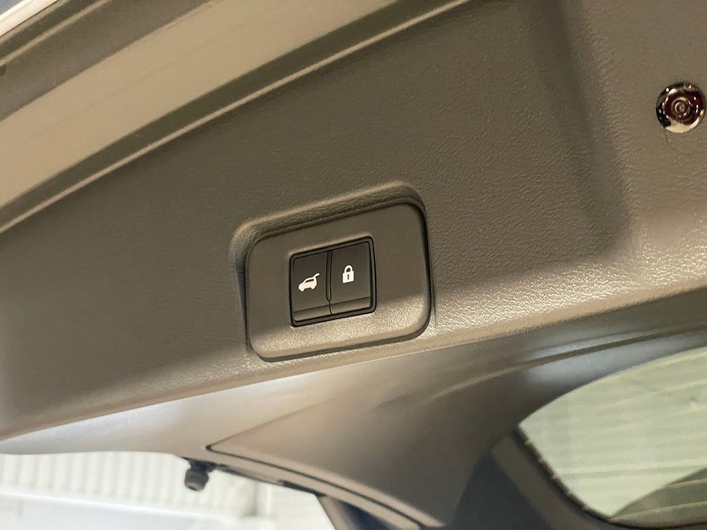 SUV Nissan X-Trail 19 av 19