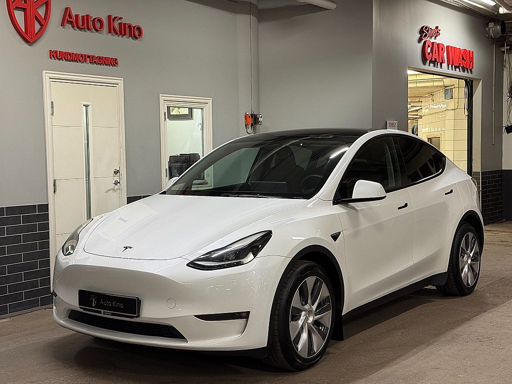 Tesla Model Y Long Range AWD MOMSBIL LEASEBAR