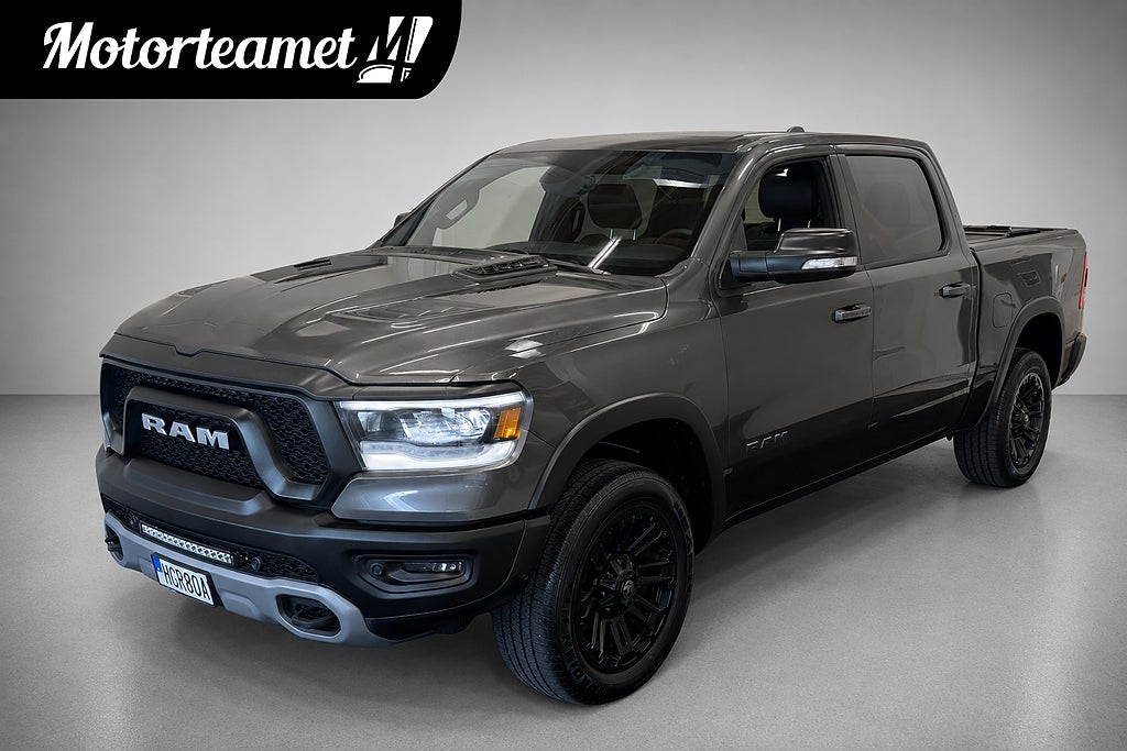 Dodge RAM 1500 REBEL Crew Cab 5.7 V8 HEMI 4x4 MOMS Pano H/K BAKFLIP Dr