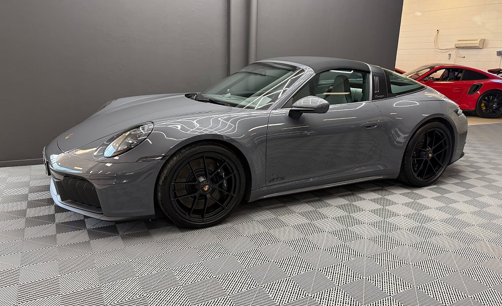 Porsche 911 992.2 Targa 4 GTS 541hk
