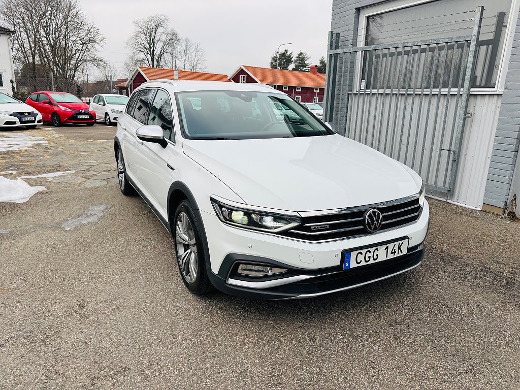 Volkswagen Passat 2.0 TDI 190HK ALLTRACK / COCKPIT / DRAG / VÄRMARE 