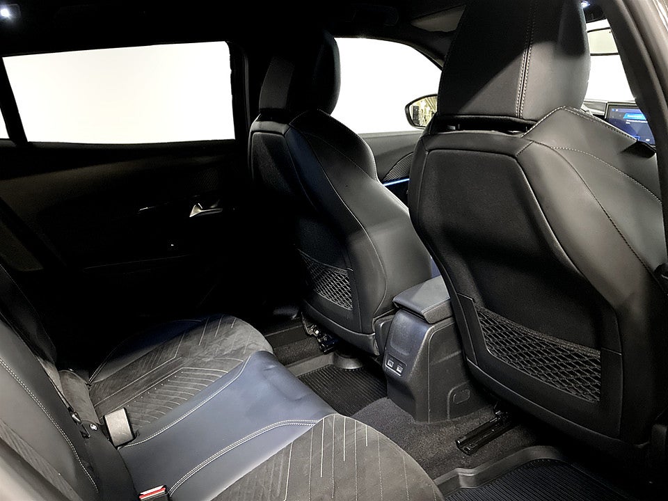 Bild på Peugeot 2008 GT 1.2 PT 130hk Aut B-KAMERA CARPLAY