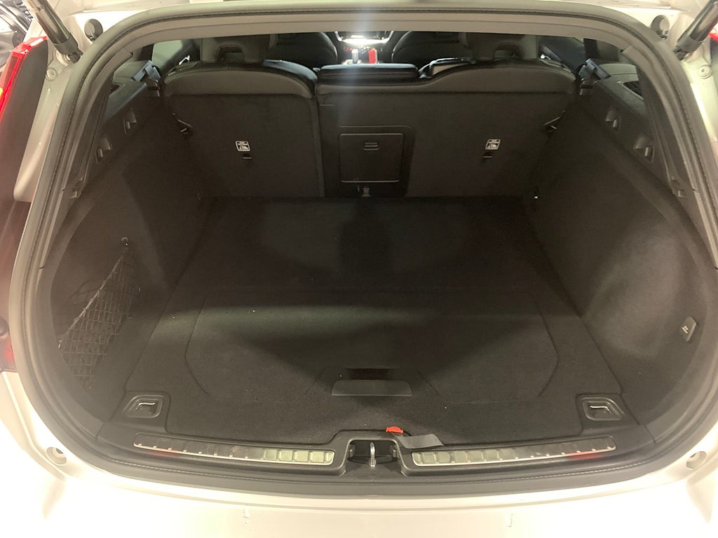 Volvo V60 Recharge T6 AWD 340hk R-Design |Navi|Kamera|Voc| 2022