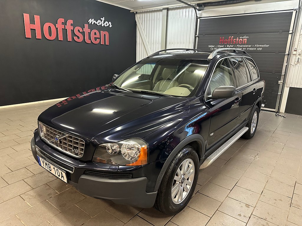 Volvo XC90 4.4 V8 AWD Executive 7-sits GPS Glaslucka Drag