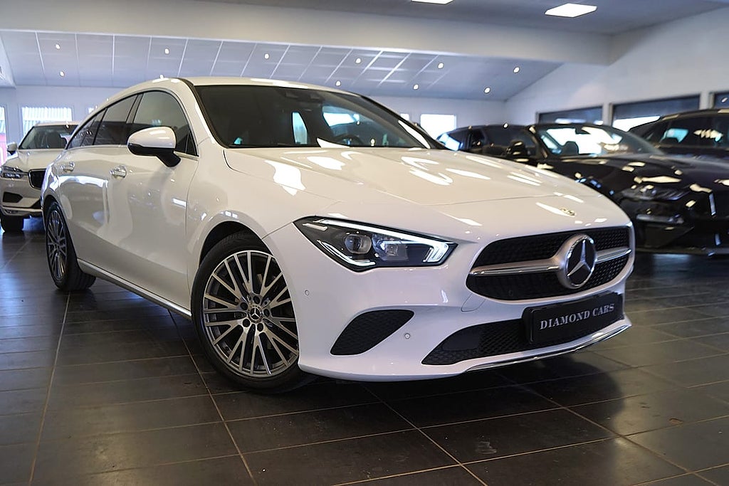 Mercedes-Benz CLA 200 d Shooting Brake Drag Navi Backkamera Vinterdäck